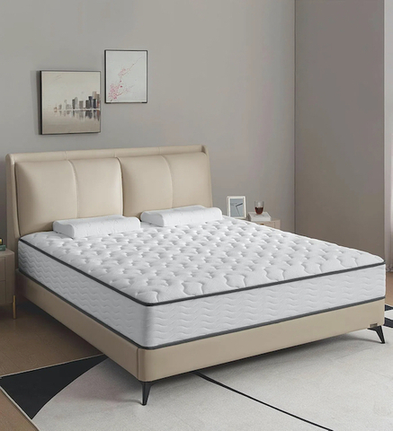 Matelas hybride avec système de bobine de poche matelas de confort moyen dans une boîte 